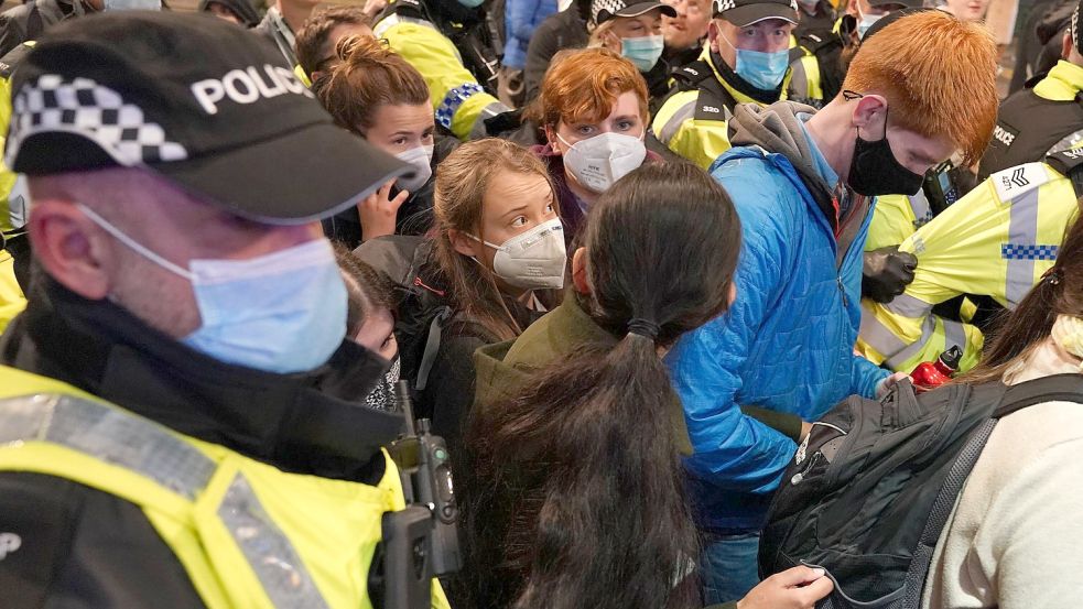 Tumulte bei Ankunft von Greta Thunberg zum Klimagipfel in Glasgow ...