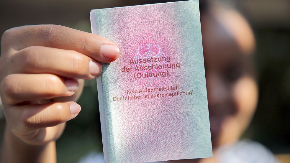 Hamburg/Berlin ChancenAufenthalt Zehntausende Ausländer dürfen