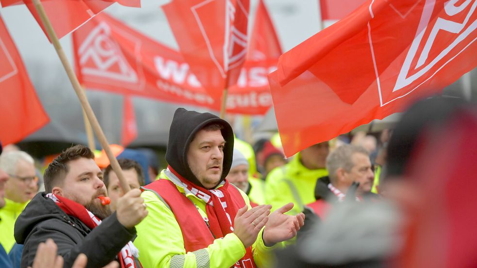 Warning strike in Emden: Curses, accusations and a lot of anger at VW