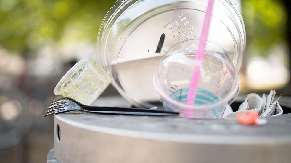 Playgrounds should be cleaner: More garbage cans demanded - | Does Hinte ...