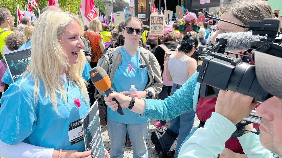 Hospital: Employees of the Borro Hospital from Leer protest in Hanover