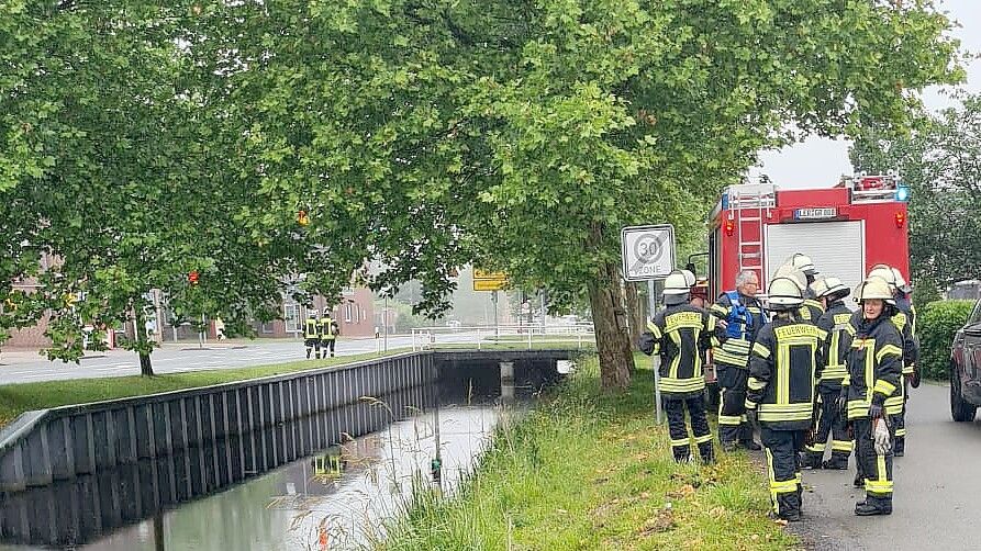 From the news ticker: Fire in Leer | Oil slick and diesel spill in ...