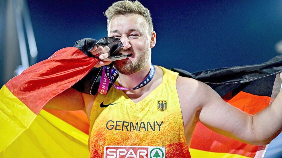 Jubel nach Bronze: Henrik Janssen feierte mit Zehnkampf-Held
