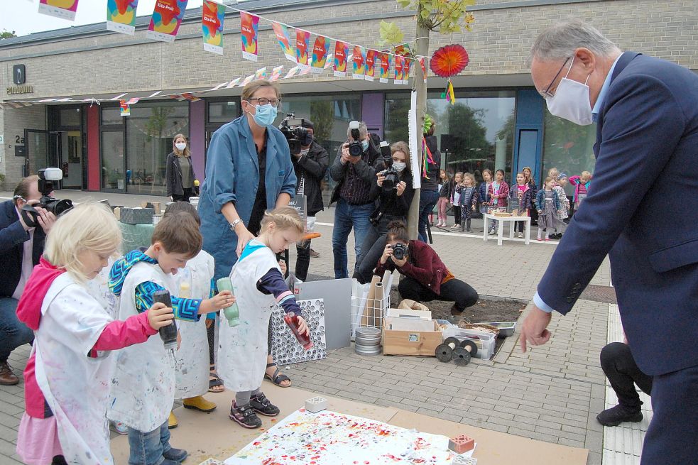 Kita Pinguin wartet auf den Praktikanten Stephan Weil - Ostfriesen-Zeitung